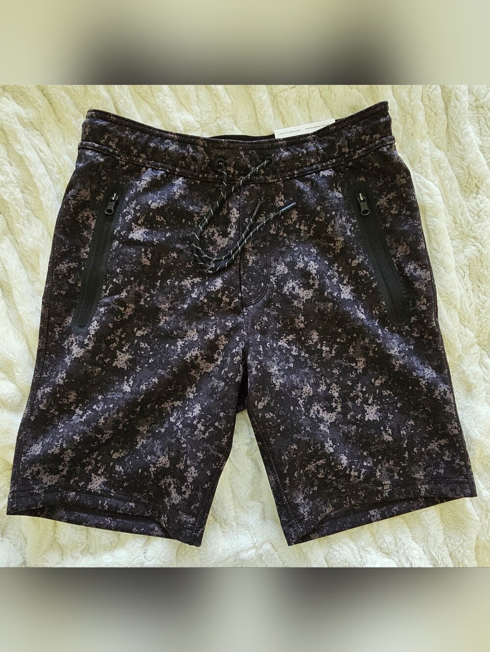 NWT American Eagle Outfitters Black & Charcoal Pixel Camo Jogger Shorts, Size S